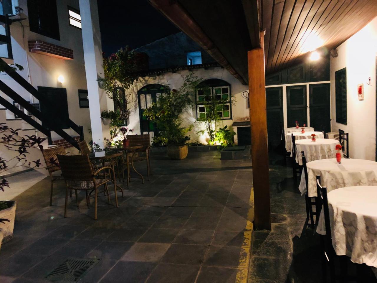 Canteiros Inn